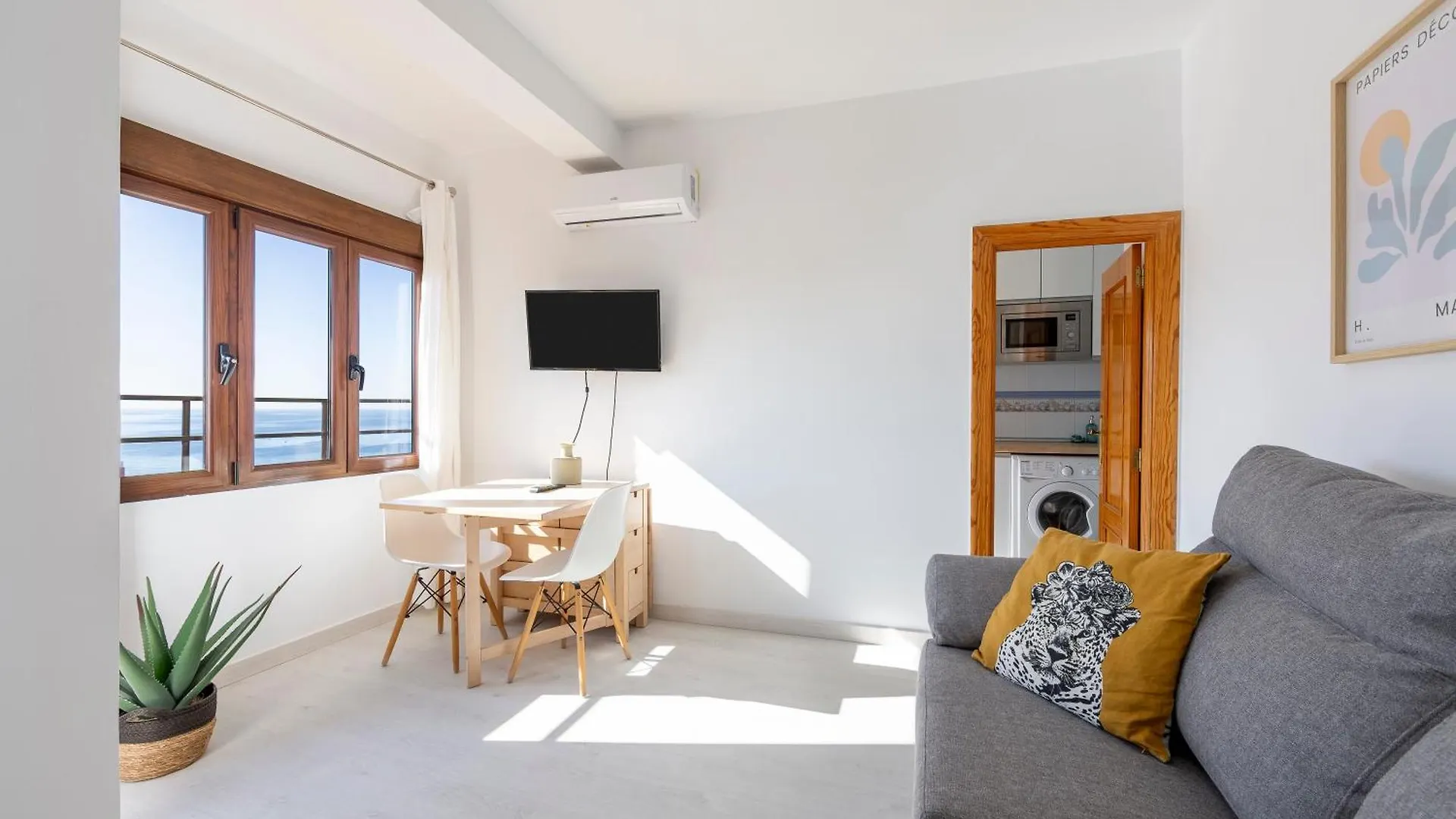 Lux&Cool Paseo Maritimo Apartment Almeria