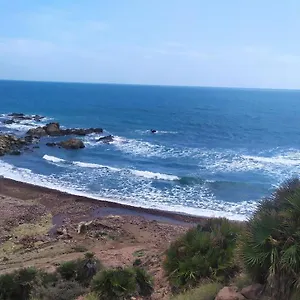 En Frente Del Puerto Almeria